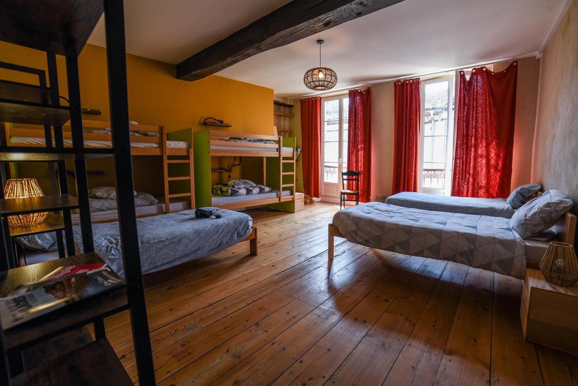 Amani Hostel La Réole Kültér fotó